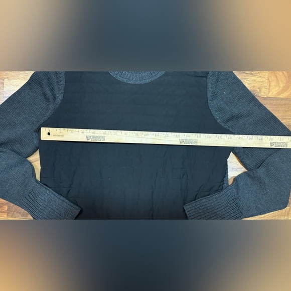 Athleta Empire Falls Sweater Quilted Gray Black Merino Fine Wool Blend Size Med - Picture 4 of 6
